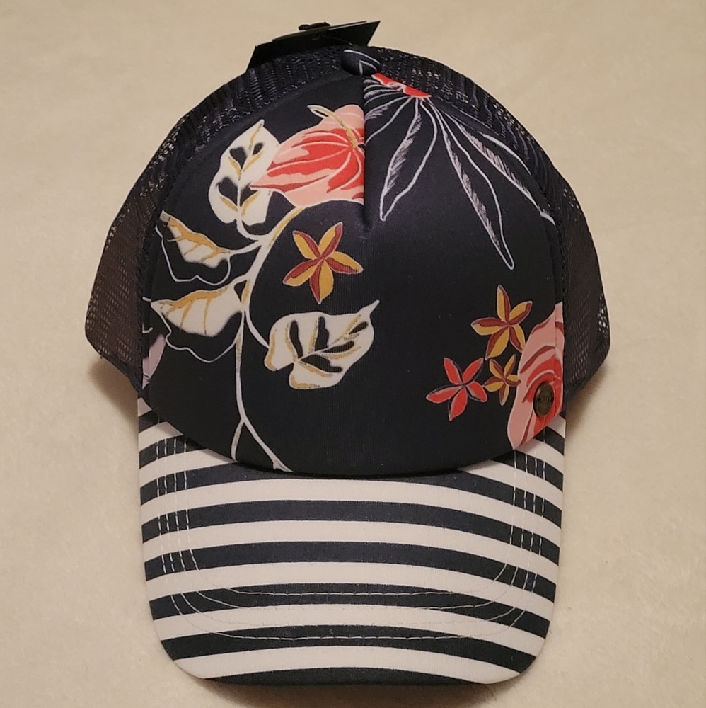 Roxy hat, blue & floral NWT